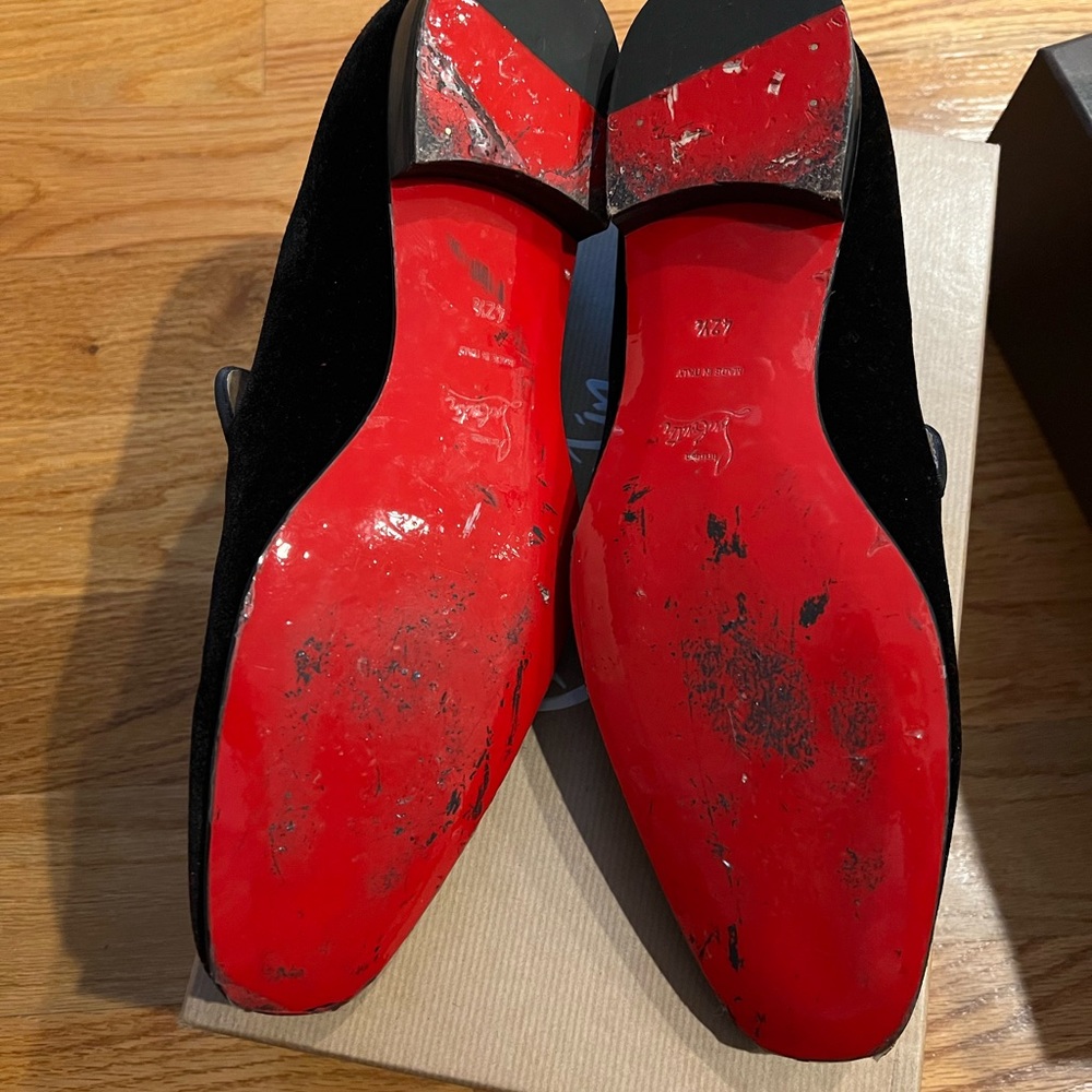 Christian Louboutin - Picture 5 of 7